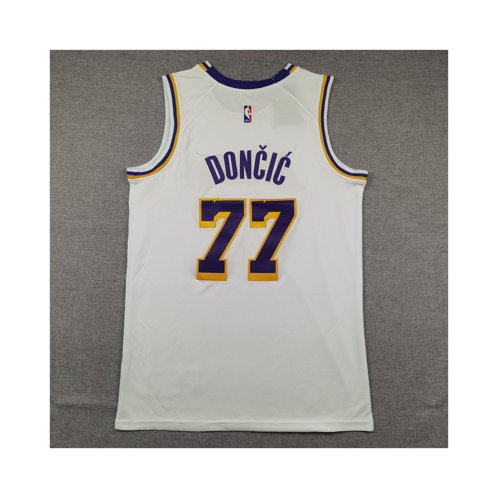 Kép 2/4 - Luka DONCIC fehér Los Angeles Lakers mez