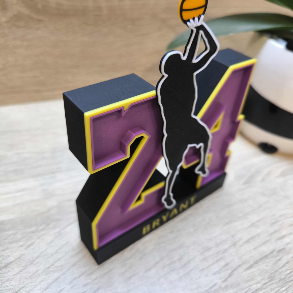 Kép 4/5 - Kobe BRYANT Legendary Motion Szobor