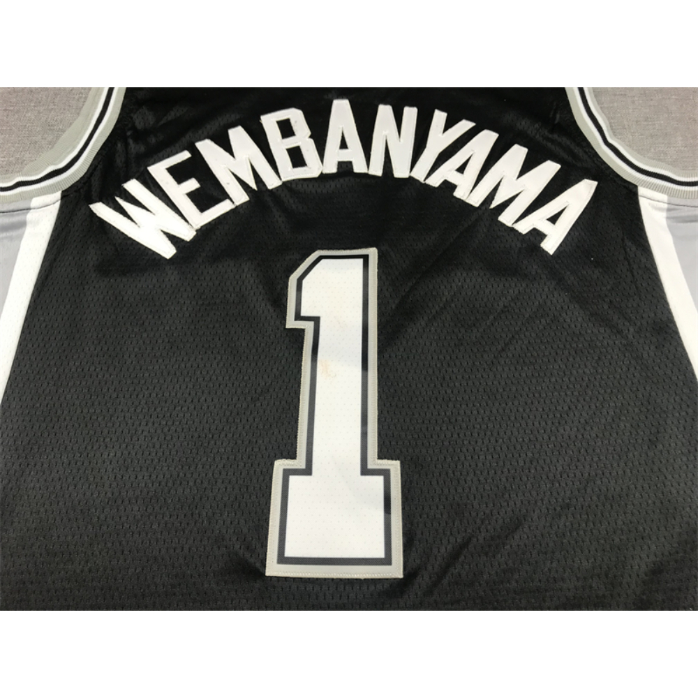 Kép 3/4 - Victor WEMBANYAMA fekete San Antonio Spurs mez (KÉSZLETEN)
