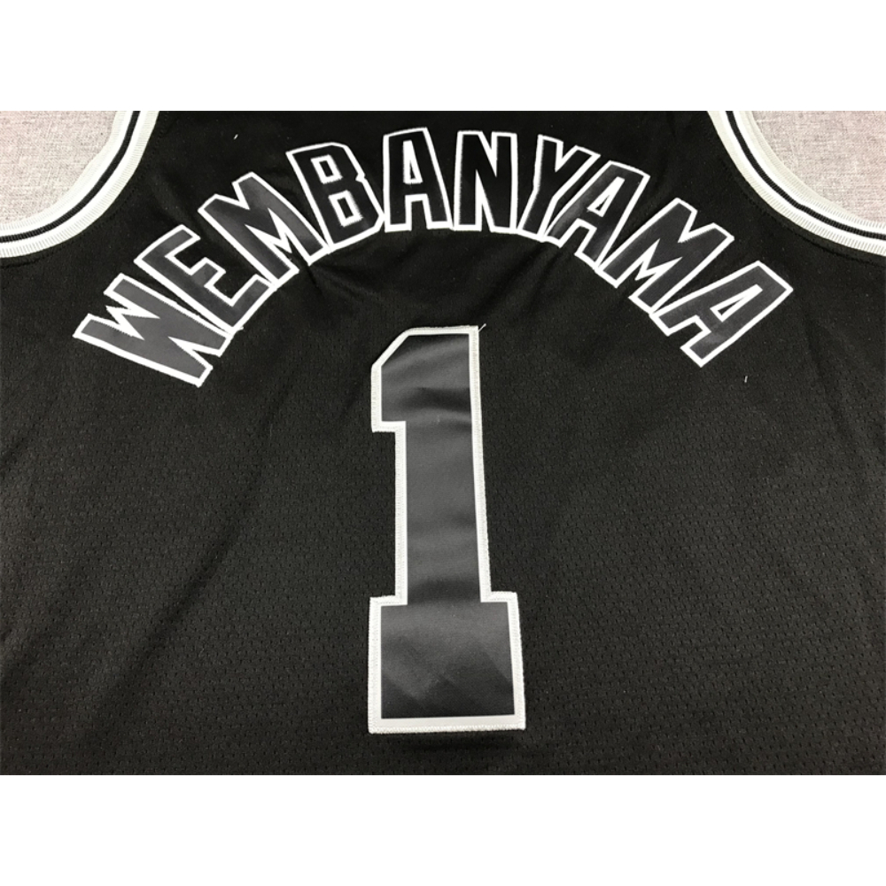 Kép 4/4 - Victor WEMBANYAMA HW classic edition San Antonio Spurs mez