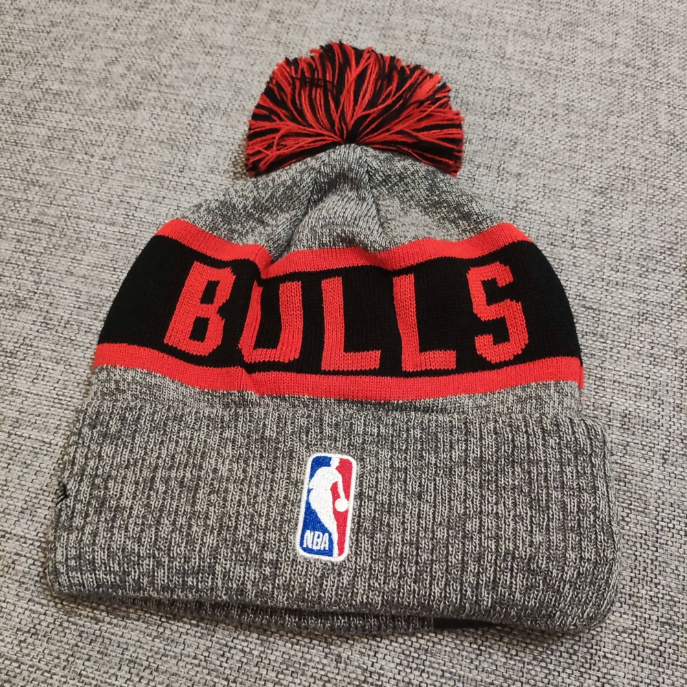 Kép 3/4 - Chicago BULLS szürke téli sapka