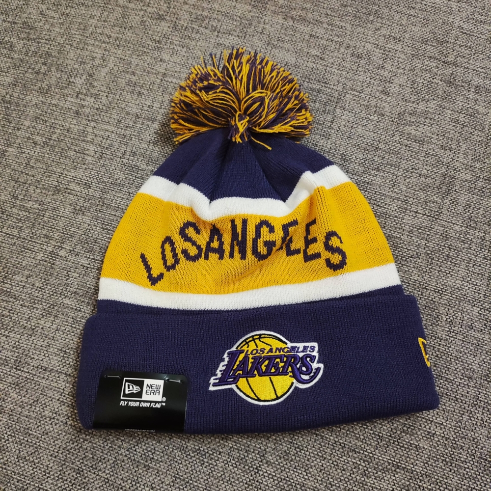 Kép 2/4 - Lakers lila-sárga téli sapka