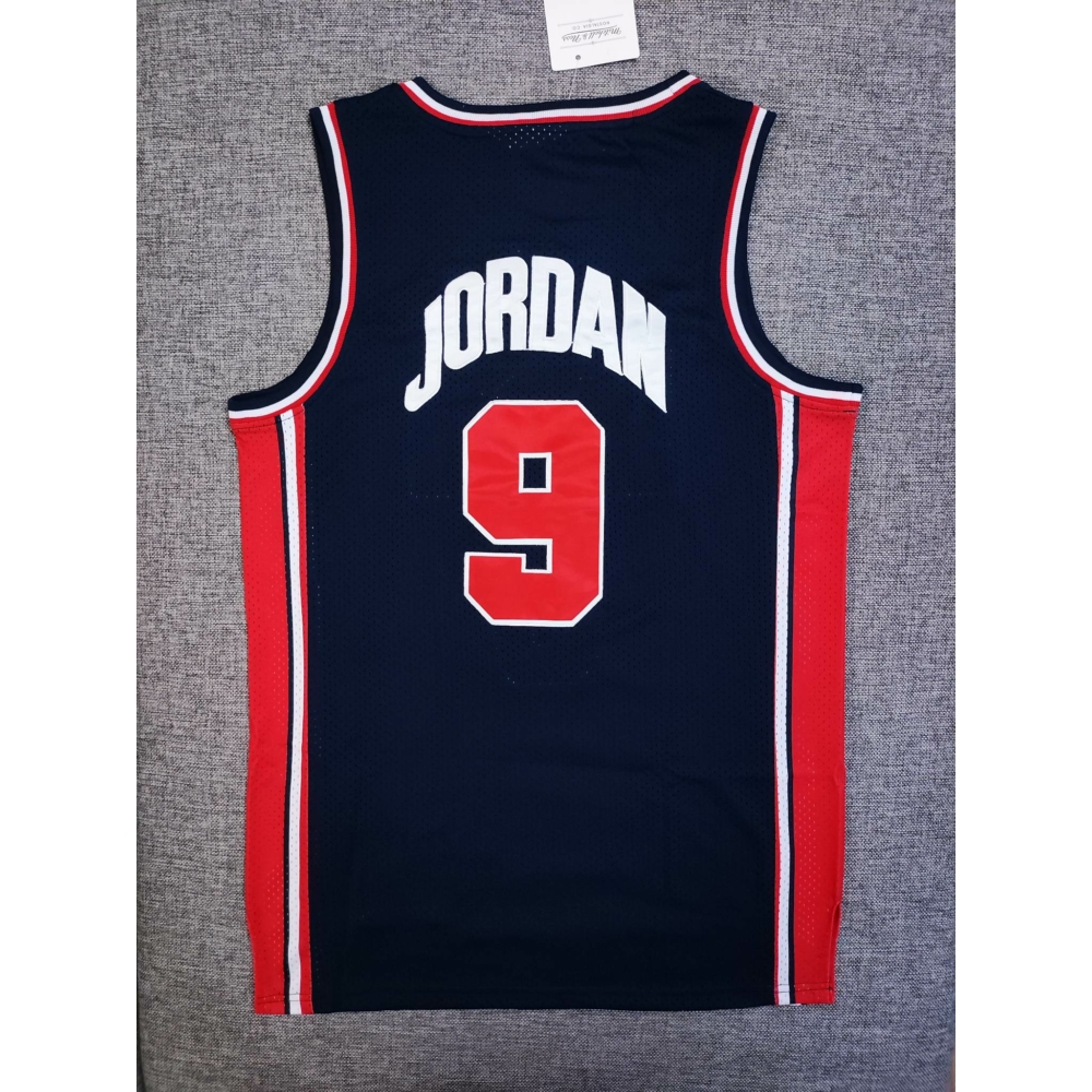 Kép 2/5 - Michael JORDAN sötét 1992 USA vintage mez (KÉSZLETEN)
