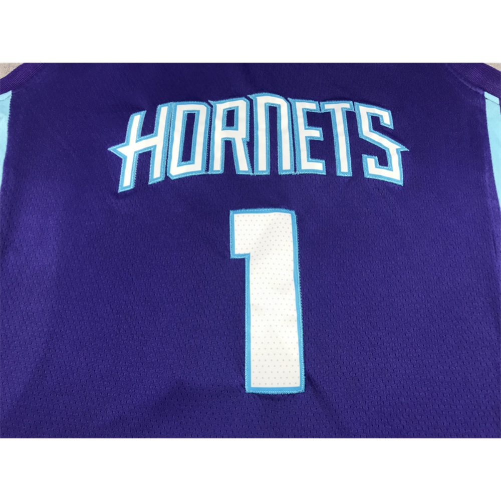 Kép 3/4 - LaMelo Ball 2022-23 Statement Charlotte Hornets mez