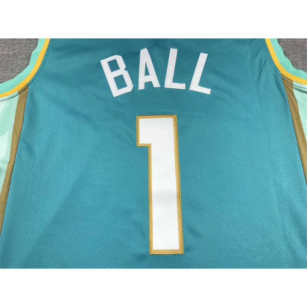 Kép 4/4 - LaMelo Ball 2023 City Edition Hornets mez