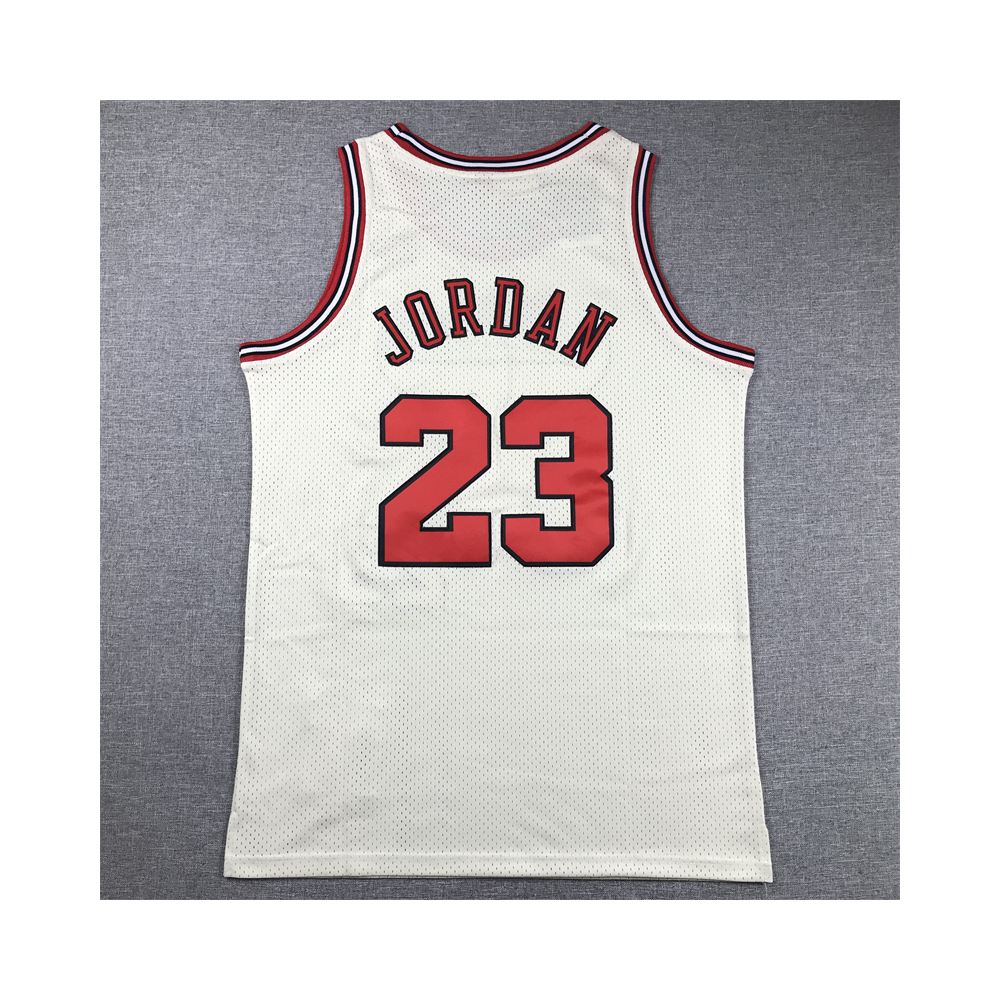 Kép 2/4 - Michael JORDAN CreamWhite Bulls vintage mez