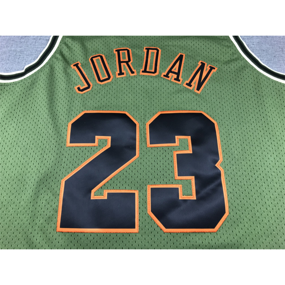 Kép 4/4 - Michael JORDAN Army Green Bulls vintage mez