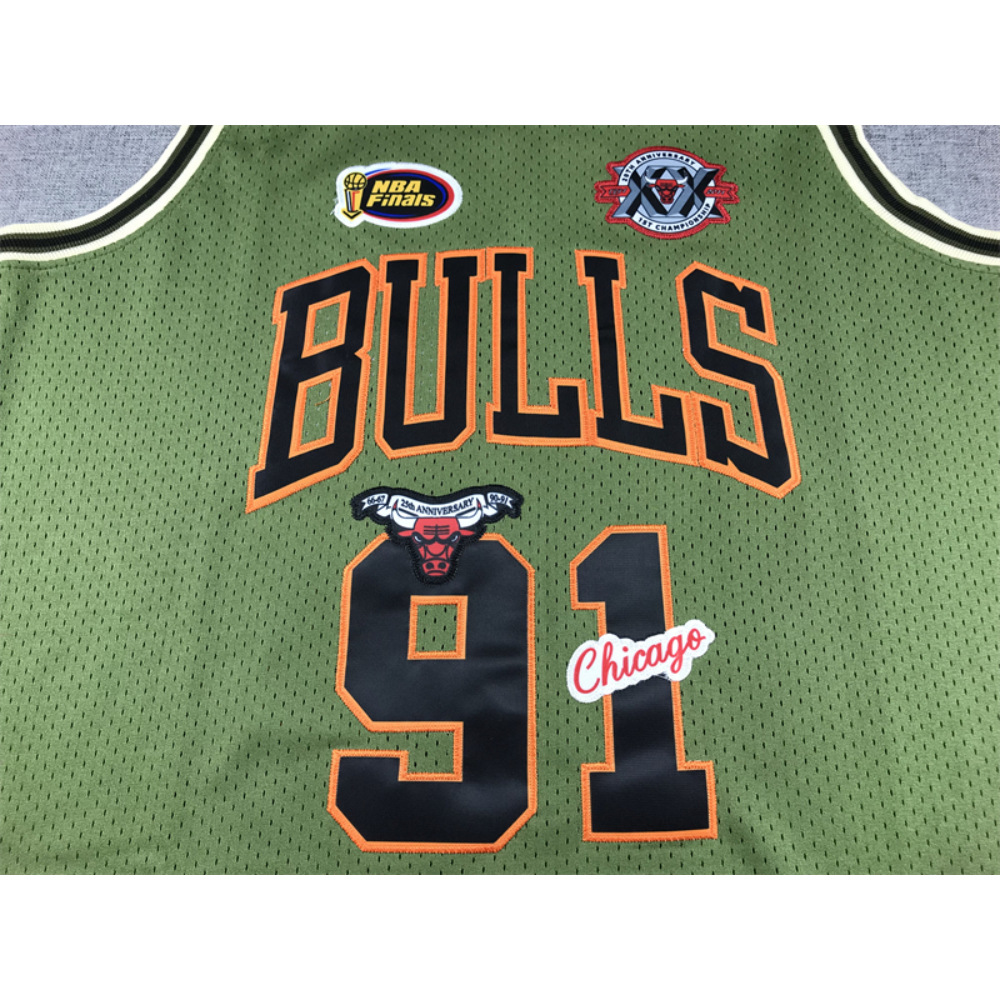 Kép 4/4 - Dennis RODMAN Army Green Bulls vintage mez