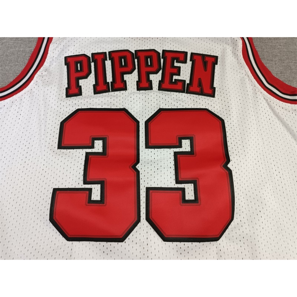 Kép 4/4 - Scottie PIPPEN Classic fehér Chicago Bulls mez