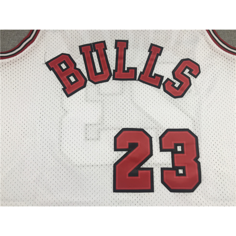 Kép 3/3 - Michael JORDAN fehér 84-85 Rookie Chicago Bulls vintage mez