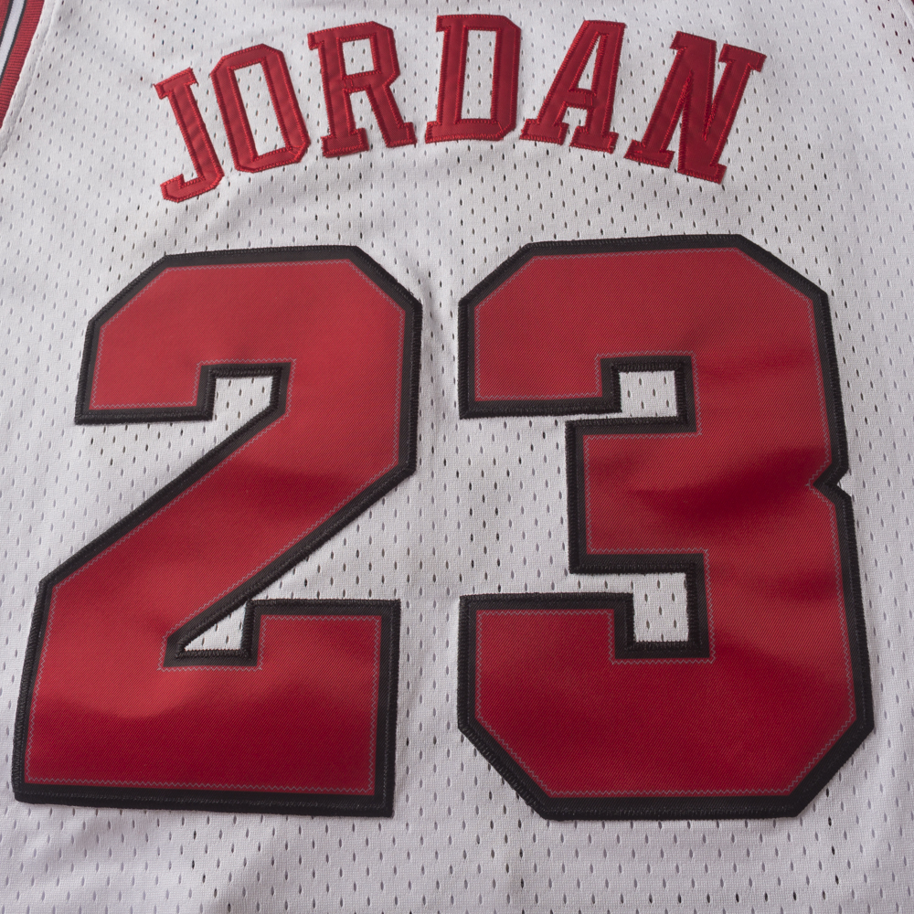 Kép 4/5 - Michael JORDAN fehér Chicago Bulls vintage mez