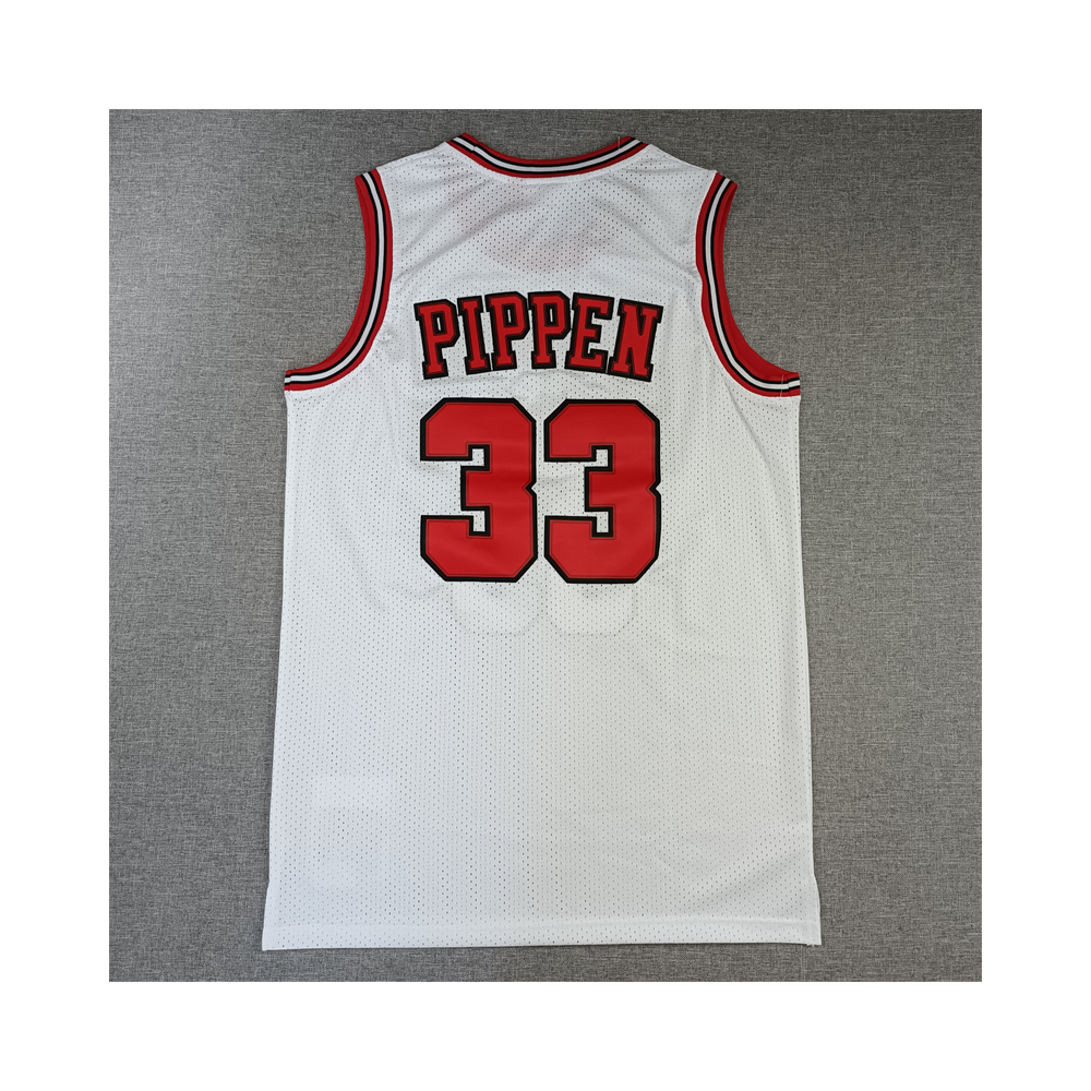 Kép 2/4 - Scottie PIPPEN Classic fehér Chicago Bulls mez (KÉSZLETEN)