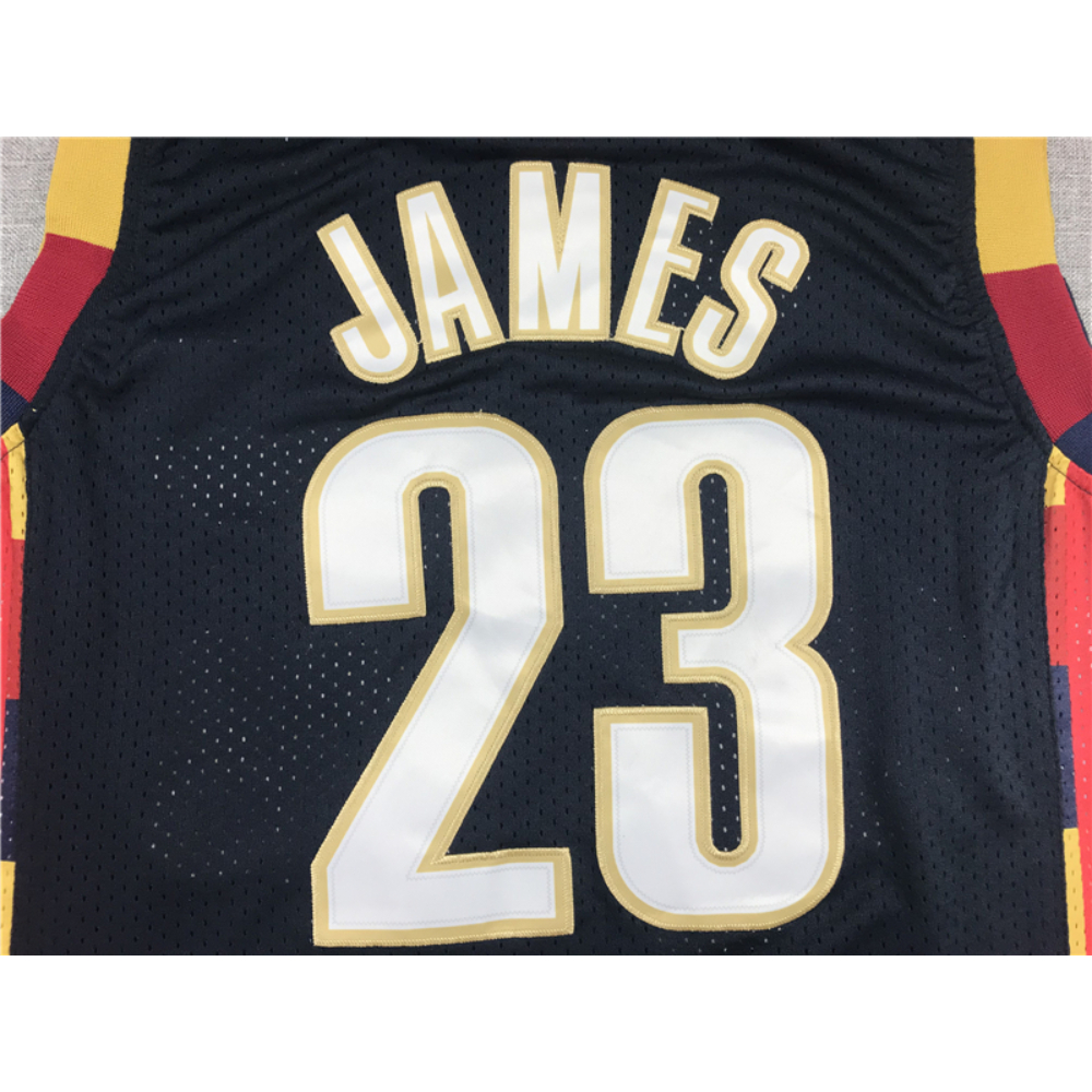 Kép 4/4 - Lebron JAMES fekete Cleveland vintage mez
