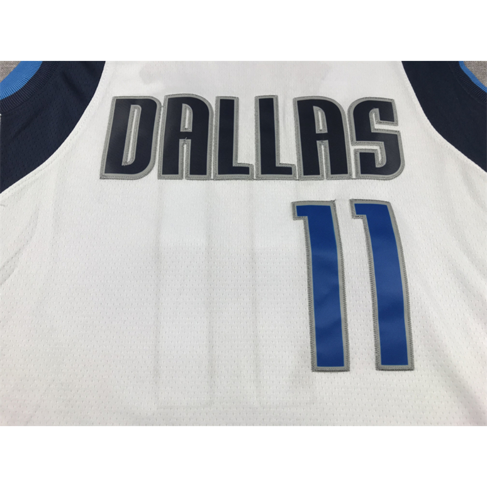 Kép 3/4 - Kyrie IRVING 2023 fehér Dallas Mavericks mez