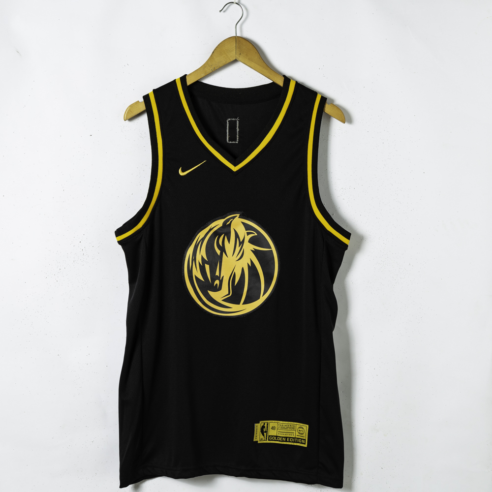 Kép 1/2 - Luka DONCIC Golden Edition 2 Dallas Mavericks mez