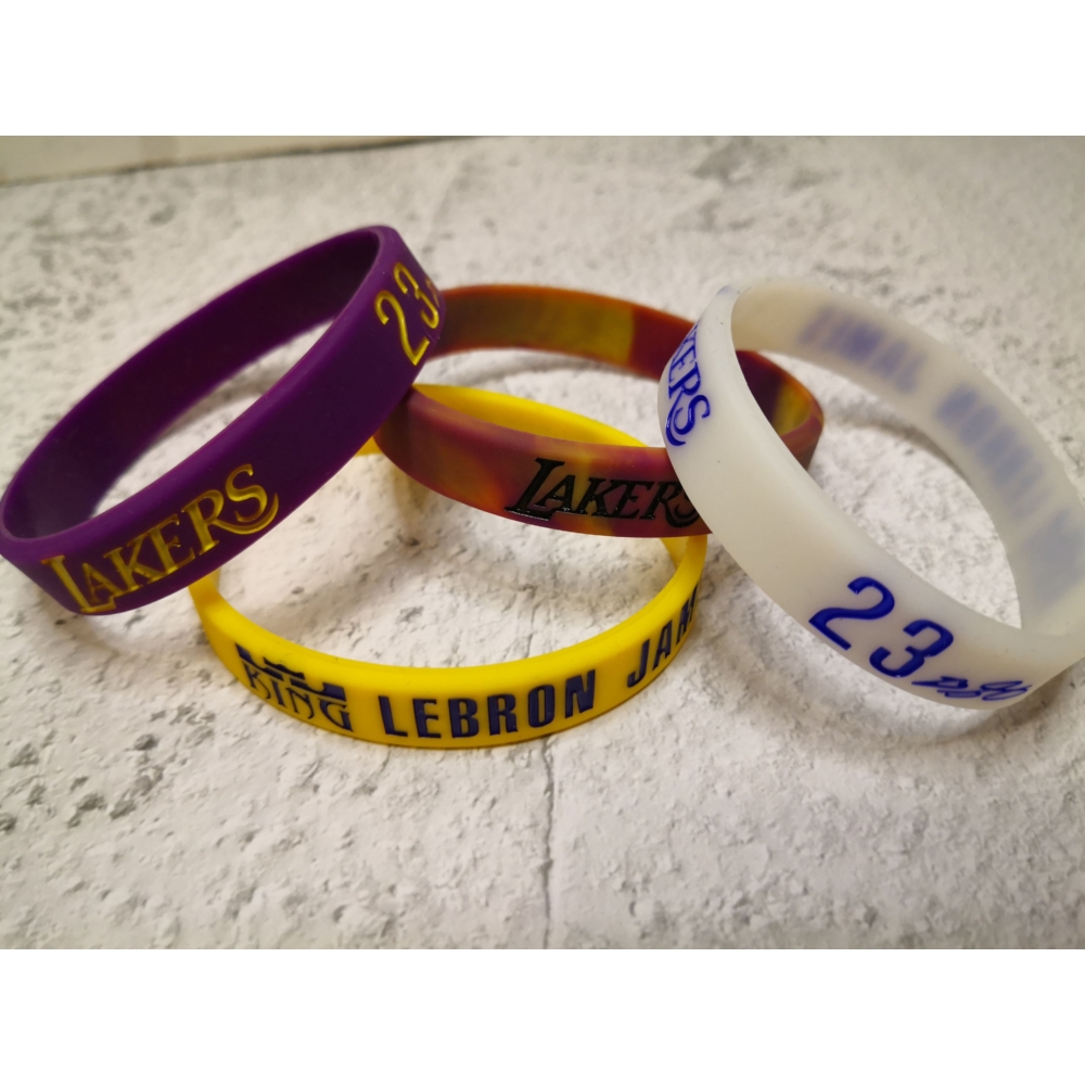 Kép 2/3 - Lebron JAMES #23 szilikon karkötő (több féle)