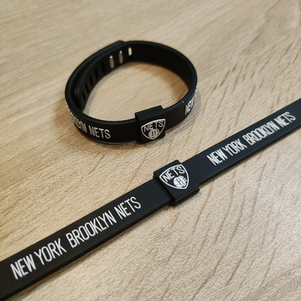 Kép 3/5 - Brooklyn NETS fekete szilikon karkötő (állítható méret)