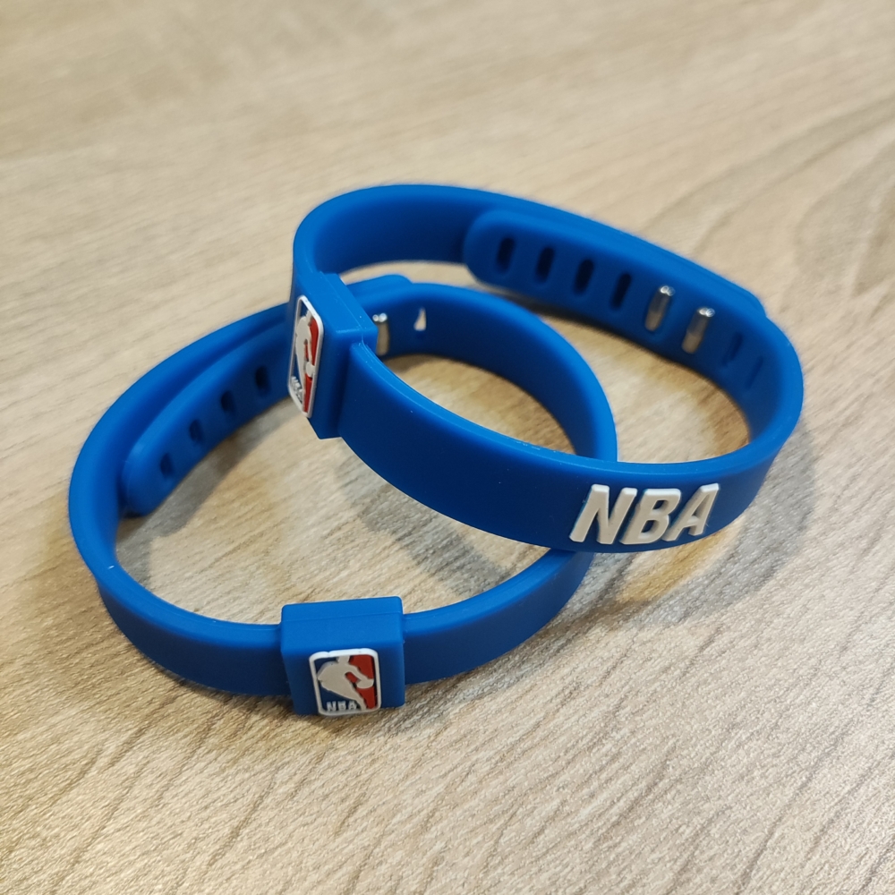 Kép 5/5 - National Basketball Association kék szilikon karkötő (állítható méret)