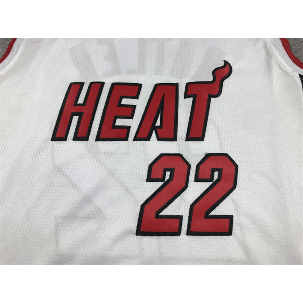 Kép 3/4 - Jimmy BUTLER 2022-23 fehér Miami Heat mez