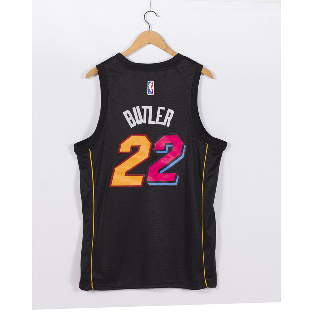 Kép 2/3 - Jimmy BUTLER 2021-22 city Edition Miami Heat mez