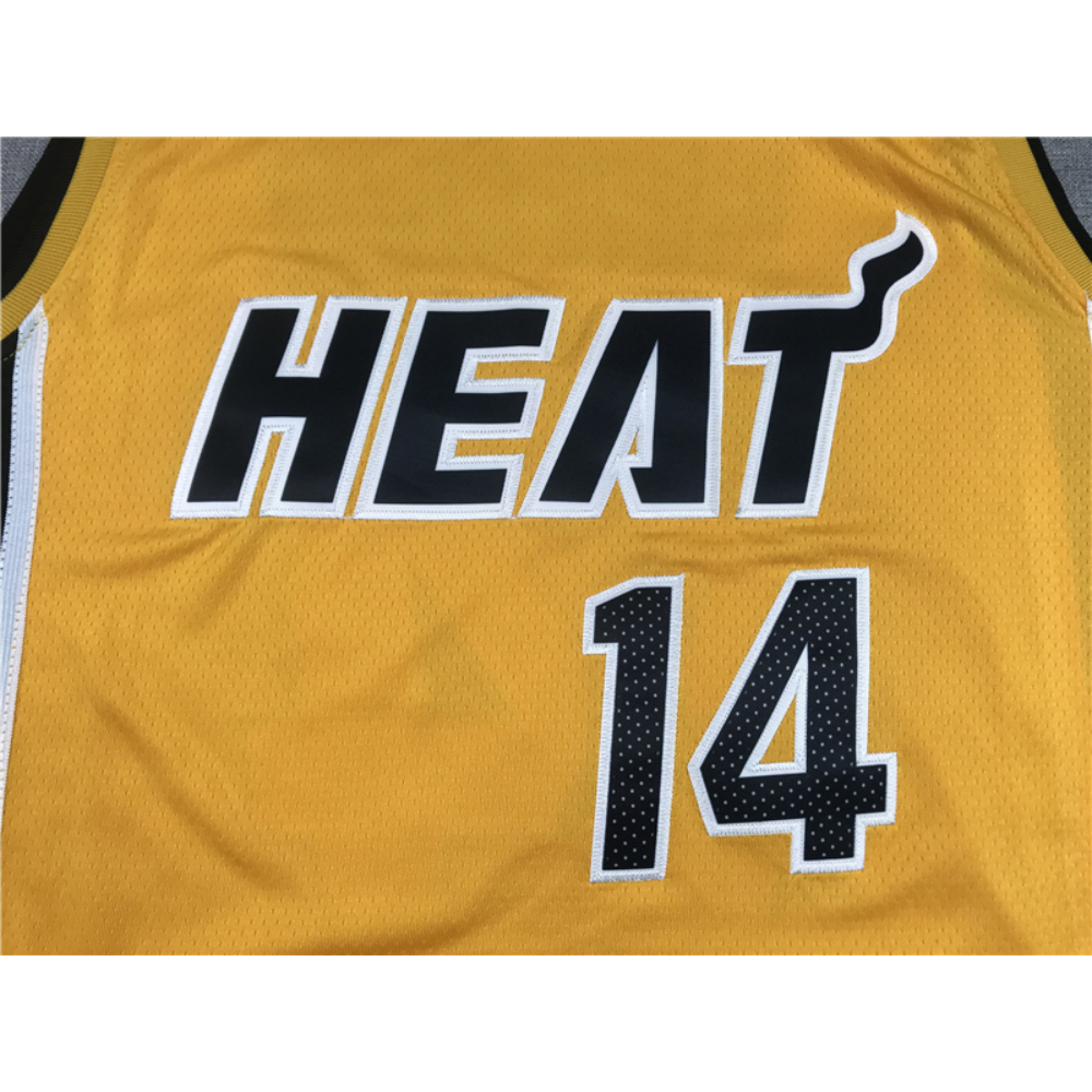 Kép 3/3 - Tyler HERRO Earned Edition Miami Heat mez
