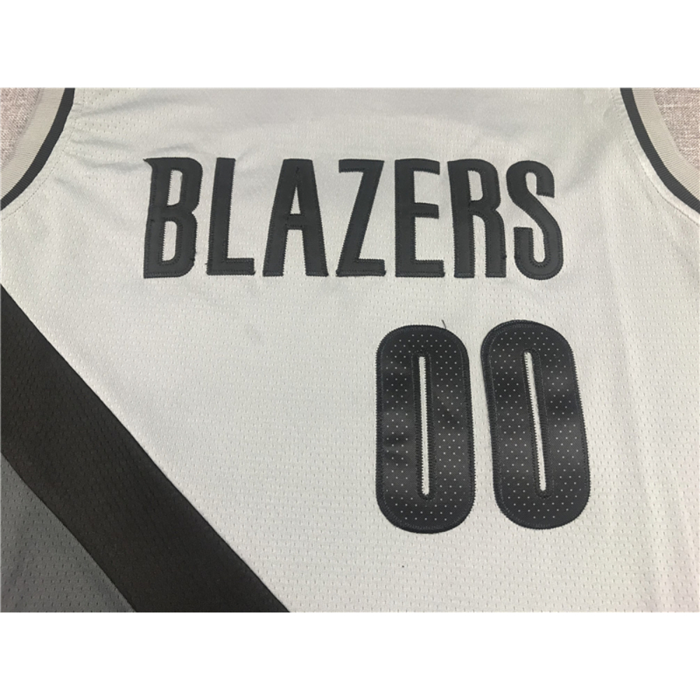 Kép 3/3 - Carmelo ANTHONY Earned Edition Portland Trail Blazers mez