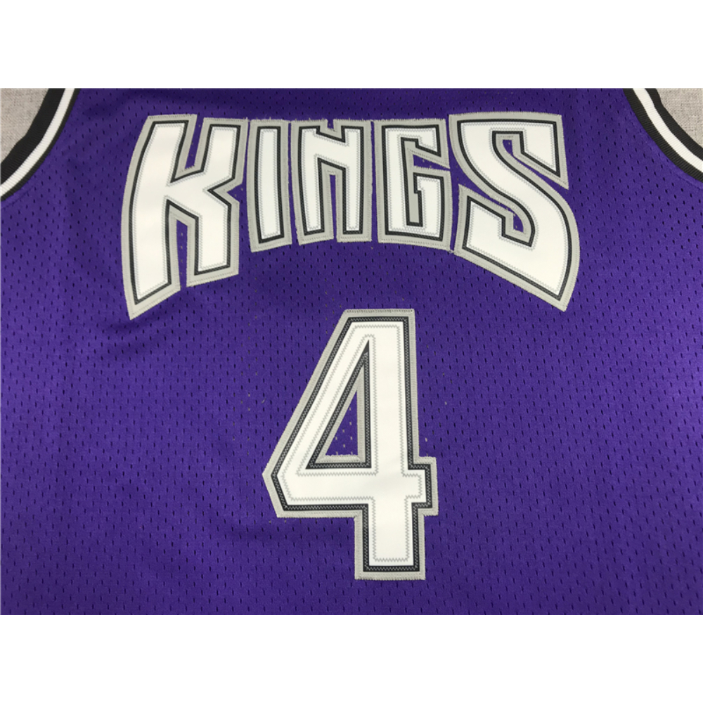 Kép 3/3 - Chris WEBBER 1998-99 Classic lila Sacramento Kings mez