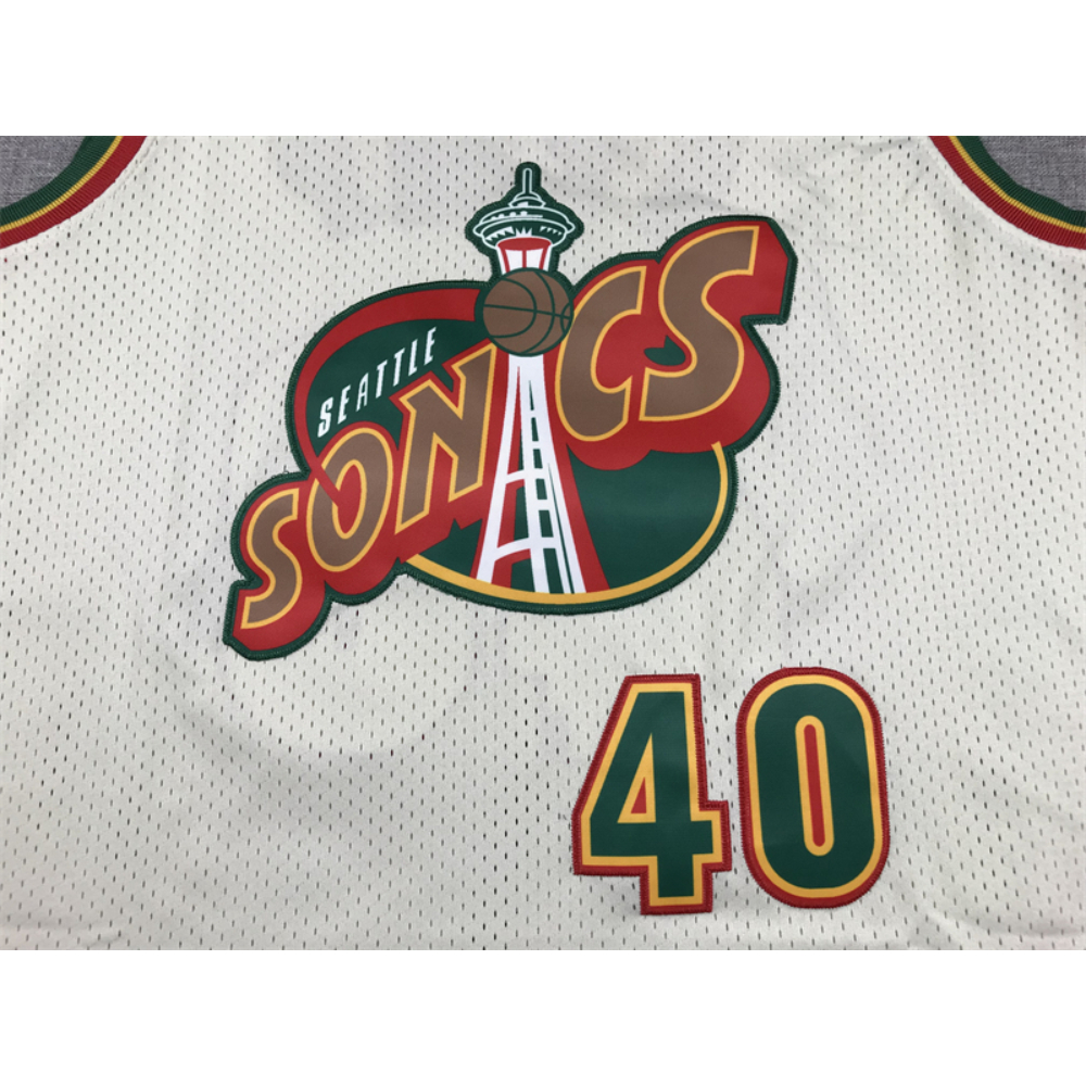 Kép 3/4 - Shawn KEMP CreamWhite Vintage Supersonics retro mez
