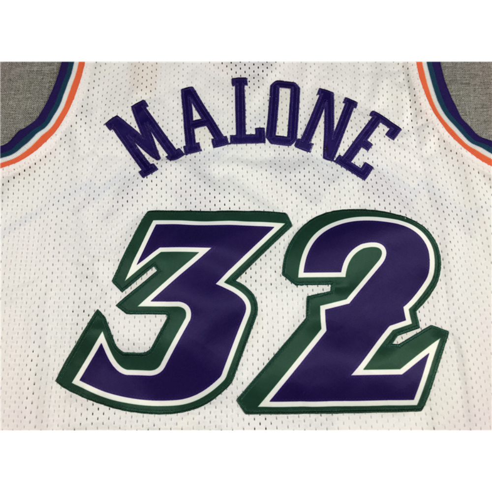 Kép 3/3 - Karl MALONE 1996-97 Classic Home Utah Jazz mez