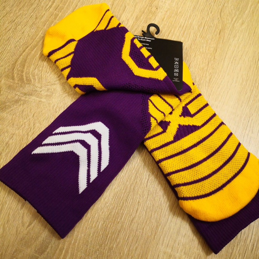 Kép 4/4 - Kobe BRYANT lila #24 zokni