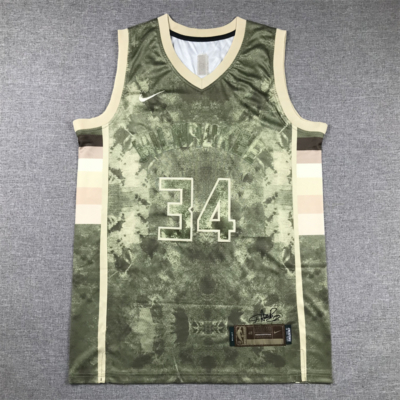 Giannis ANTETOKOUNMPO select series Bucks mez