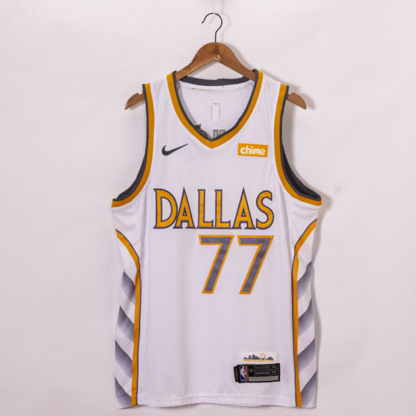 Luka DONCIC 2020-21 City Edition Dallas Mavericks mez