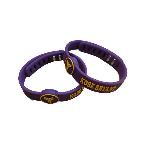 Kobe BRYANT lila kapcsos szilikon karkötő (állítható méret)
